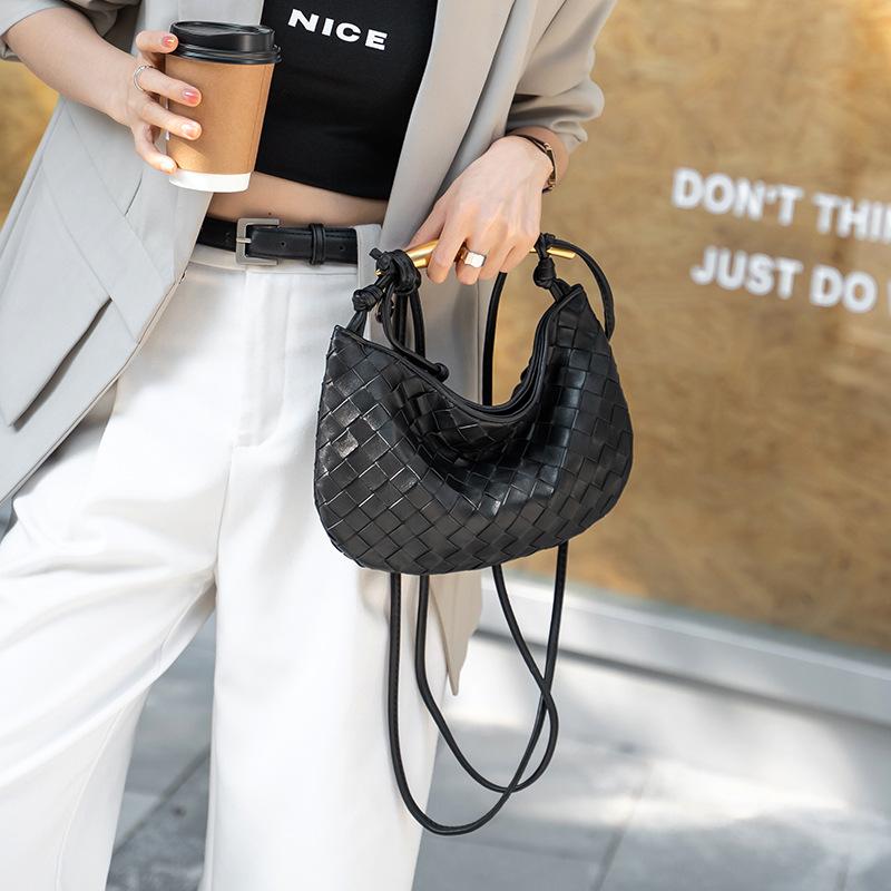 Trendiges geflochtenes Damen-Dutt-Oberteil Lammfell handgewebte handgewebte Textur Sardinen-Hardware-Tasche Schleife