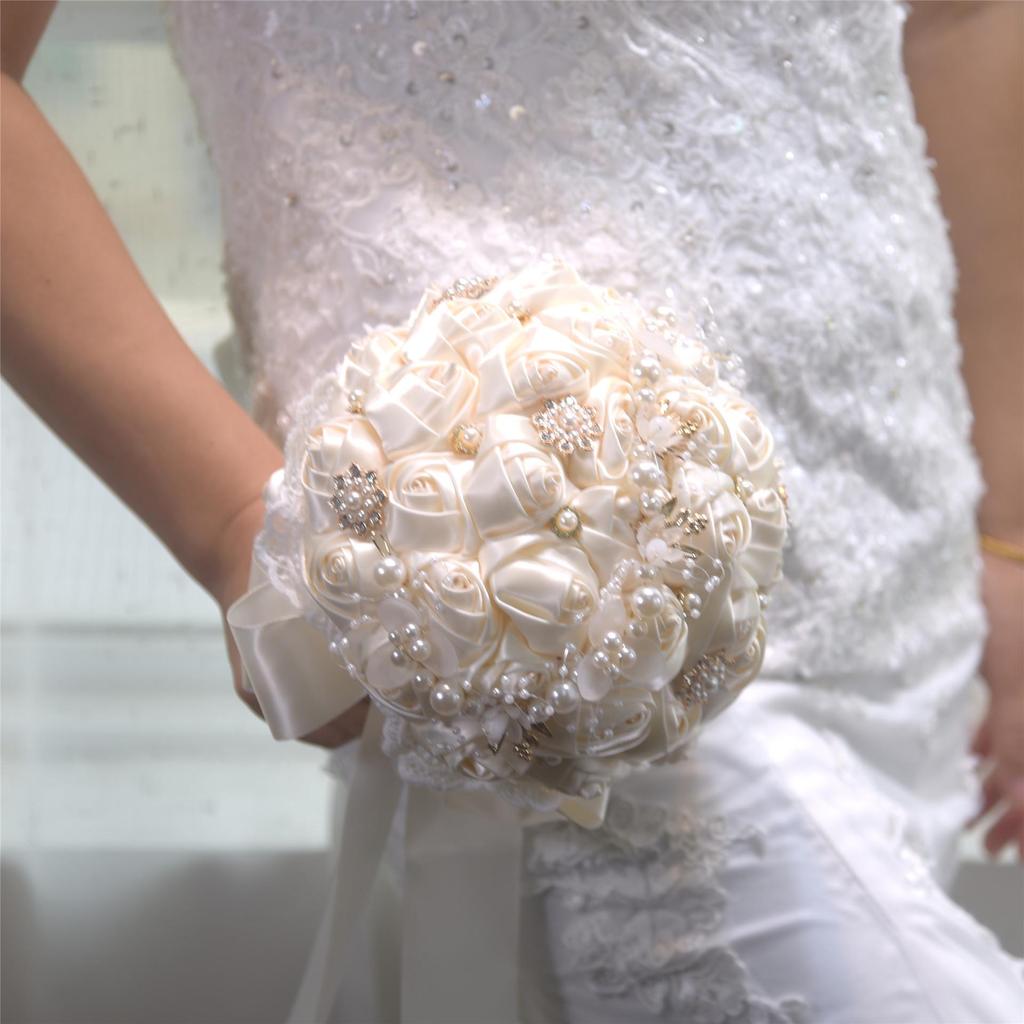 Forest Style Handheld Bridal Bouquet for Wedding Photos and Marriage Registration