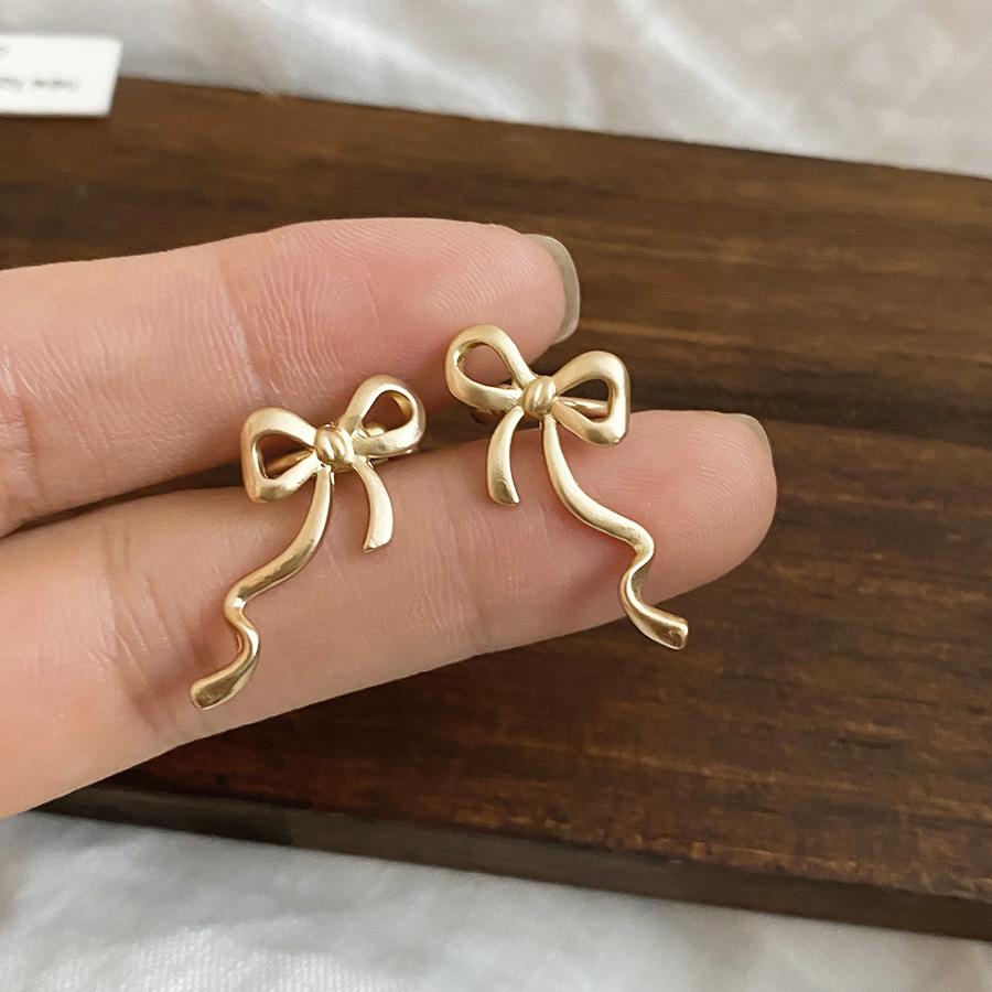 Simple Ribbon Bow Ear Clips for Women Girls Fashion Geometric C-Shaped No Piercing Earrings Y2K Aesthetics Jewelry Gifts