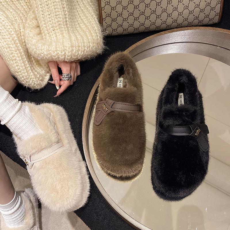 Thick-soled one-pedal white plush European plush shoes Children wear plush 2025 new Doudou cotton shoes in autumn and winter