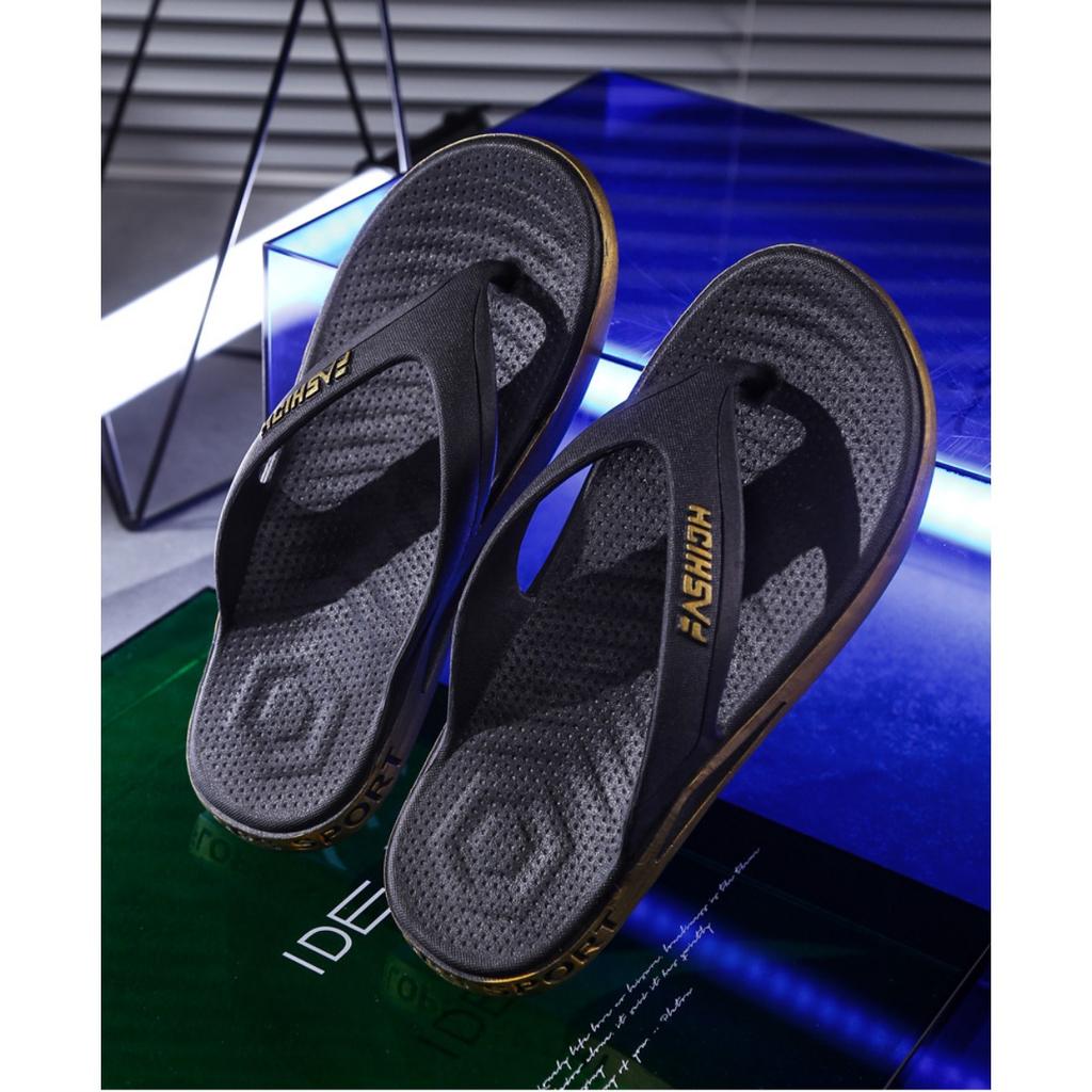 Men's Flip Flops, Durable for Summer Outings, Comfortable for Home Use, Non Slip, Fashionable and Trendy Men's Beach Shoes