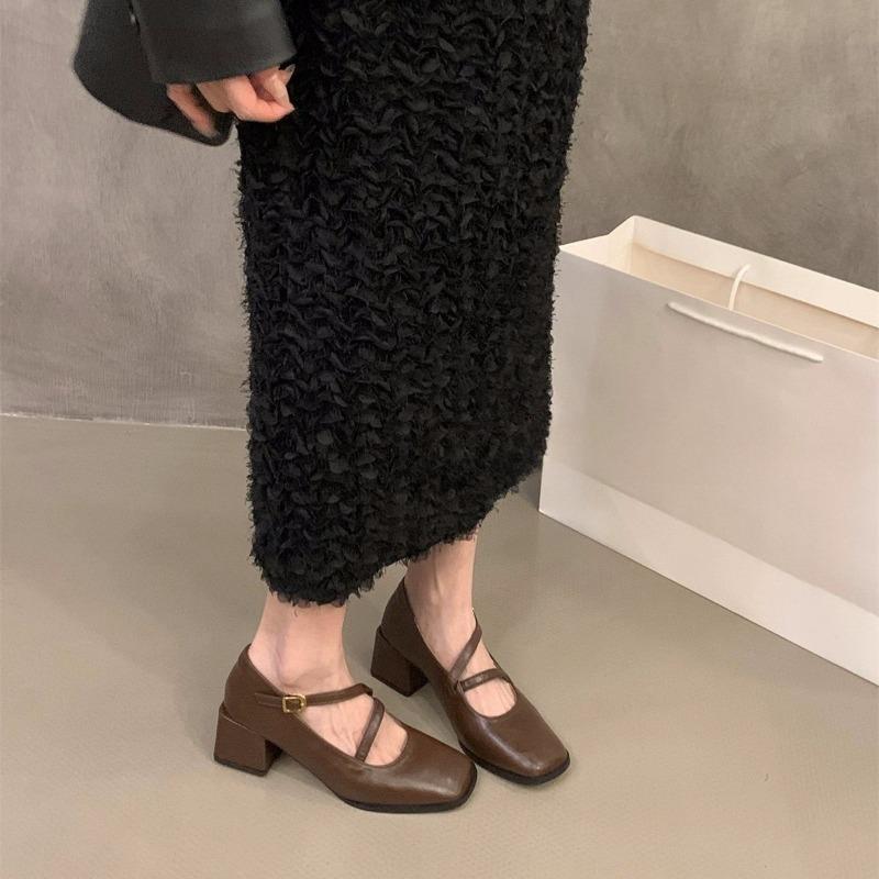 

Coarse heel high heel brown light mouth single shoes women s new autumn high-end sense evening Mary Jane small leather shoes 40 коричневый