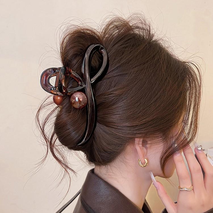 Elegant 2024 Coffee Pearl Shark Hair Clip for Women – Large Volume Summer Claw Accessory