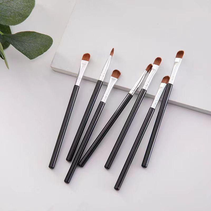 Soft Bristle Eyeshadow Brush Set: Beginner-Friendly Makeup Blending & Portable Concealer Brush. 13 cm