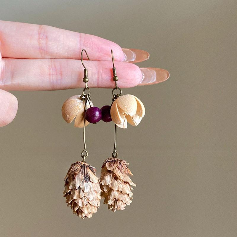 Metal pine cone pendant, ear hook, ethnic style retro niche fashion temperament earrings, light luxury high-end earrings.