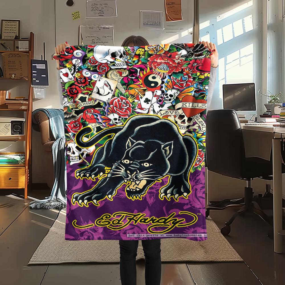 1Pc Hardy Tattoo Print Flannel Blanket, High quality Comfortable for All Seasons, Home Decor, Warmth and Comfort, Perfect for Christmas Gifts