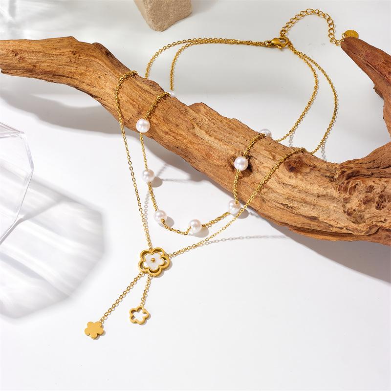 Gold Plated Double Layer Pearl Necklace with Mother of Pearl Clover Pendant, Dainty Adjustable Chain for Women, Elegant Daily Jewelry
