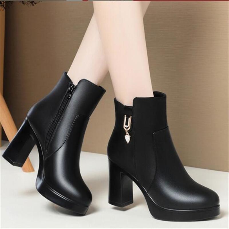 2025 Nové kotníkové boty Dámské Kvalitní Platforma Plyšové Teplé Boty Dámská Móda Krátká Bota Černé Robustní Vysoký Podpatek Dámské Boty Velikost41