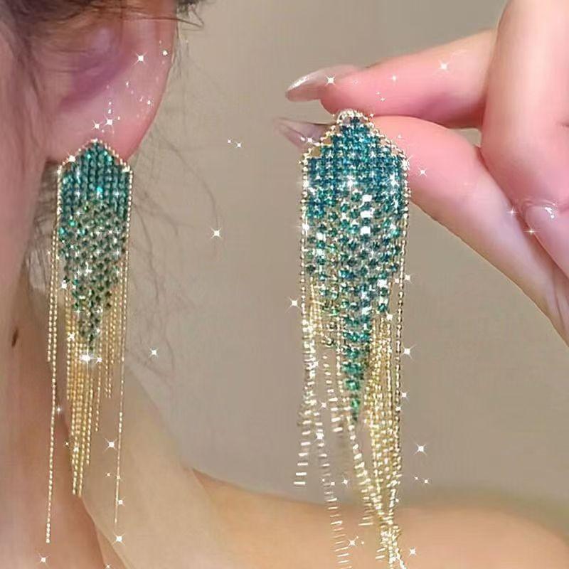 Super flash luxury fringed earrings women's niche high-end sense versatile temperament earrings fashion personality light luxury style ear jewelry
