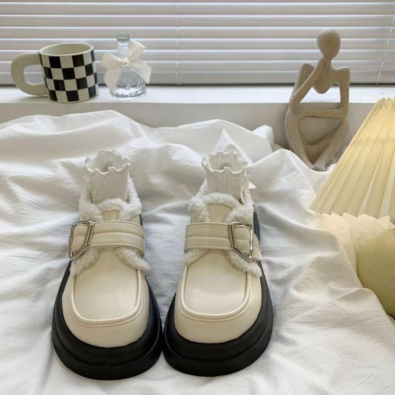 Britischer College-Stil Lässige Ein-Pedal Kleine Lederschuhe Baumwollschuhe Plateau-Sohle Samt-Loafer Damen