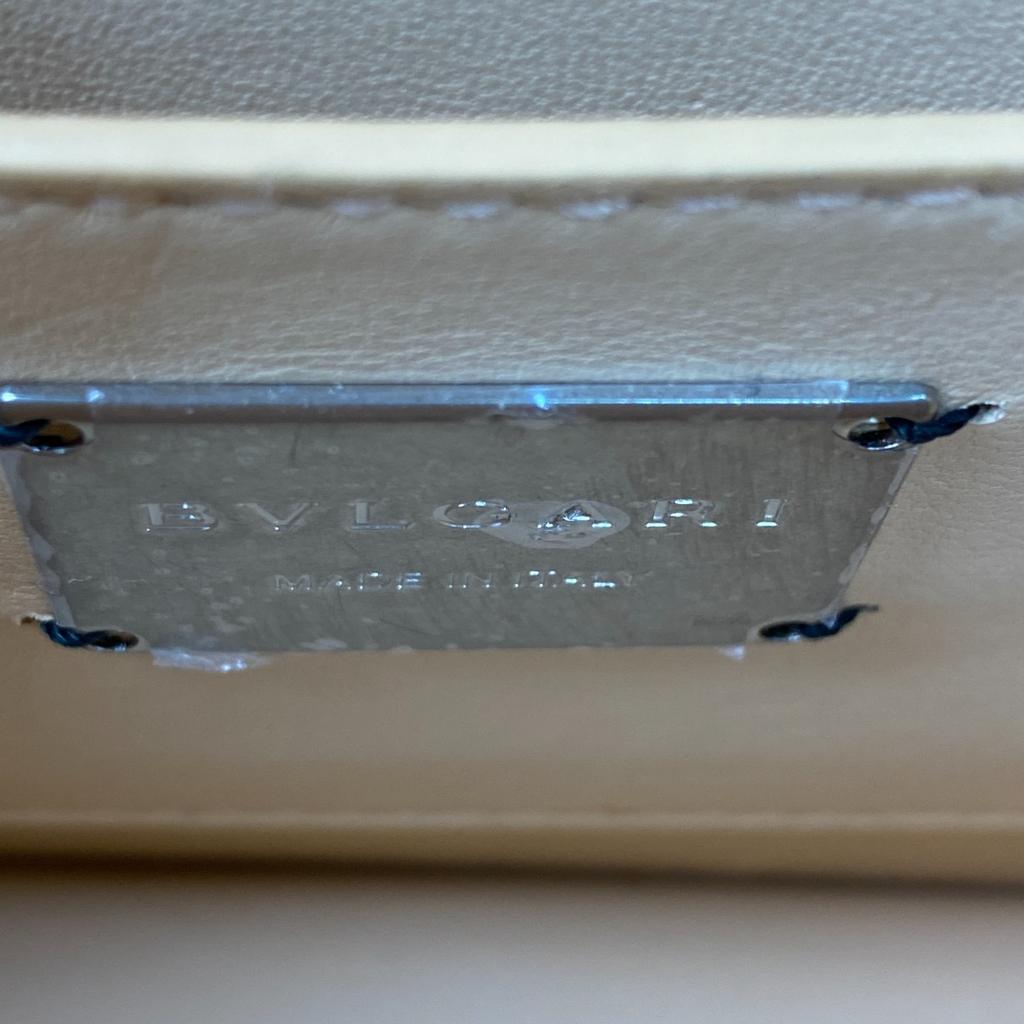 Używana torebka na ramię BVLGARI Różowa skóra Kobiety