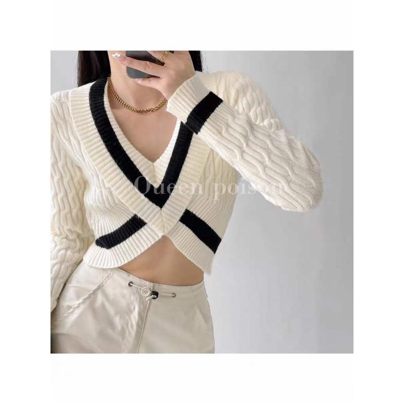 

Pure desire Spice Girl v-neck knitted sweater women s autumn and winter new design sense niche navel short sweater long-sleeved top one size fits all