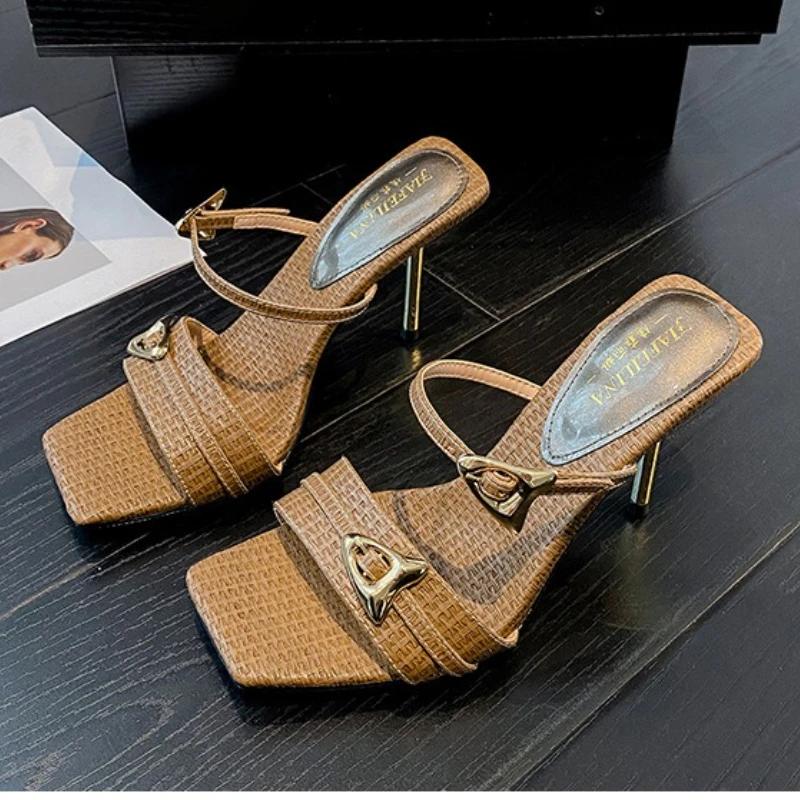 

Fashion Fashion Metal Love Buckle Design Brand Slippers Women Sexy Open Toe Thin Heel Slide Sandals Elegant Comfort Sandalias De Mujer 35