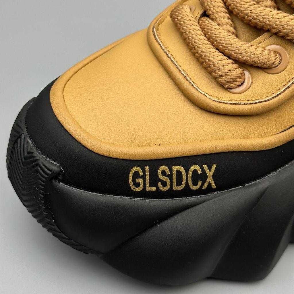 2024 Spring & Fall Men's Trendy Thick Sole Leather Sneakers - Non-slip & Wear-resistant.