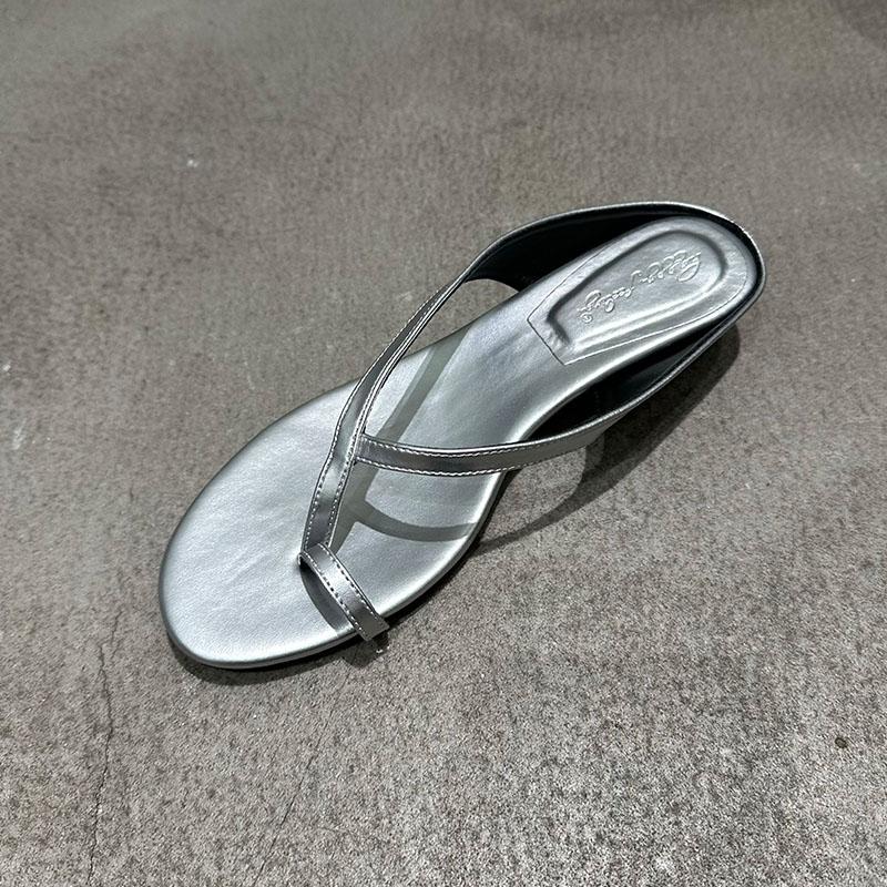 Fashion New In Summer Beach Ladies Low Heel Slippers Female Flip Flops Slides Sandals Fashion Women Heeled Slippers Shoes Pumps