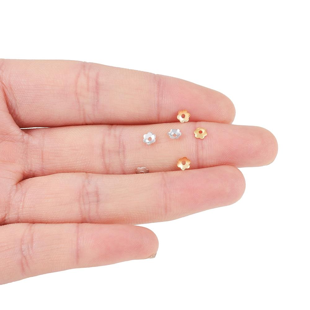 1000 buc Mini flori din aur argintiu Capace de mărgele petale din filigran Constatări Distanțiere de capăt Charms Capac de mărgele în vrac pentru accesorii de fabricare de bijuterii