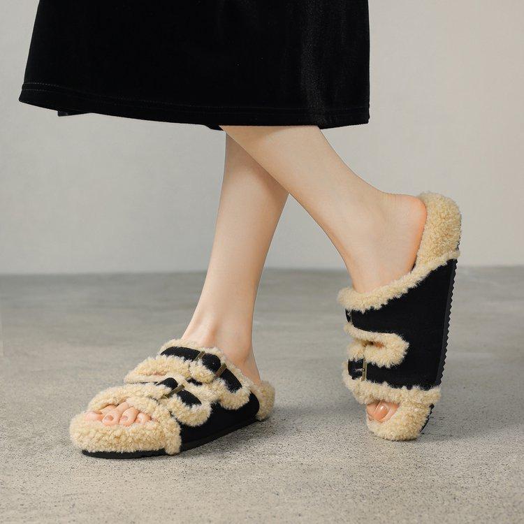 

Yanju ~ slippers women s outer wear winter 2025 new fashionable and versatile belt buckle comfortable fleece thick-soled wool flip-flops 35