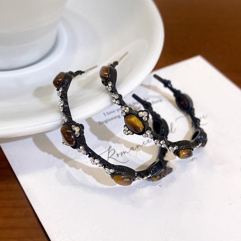 Autumn and Winter Retro Maillard Coffee Color Resin Tiger's Eye Earrings, Ear Buckles, Niche Earrings for Women