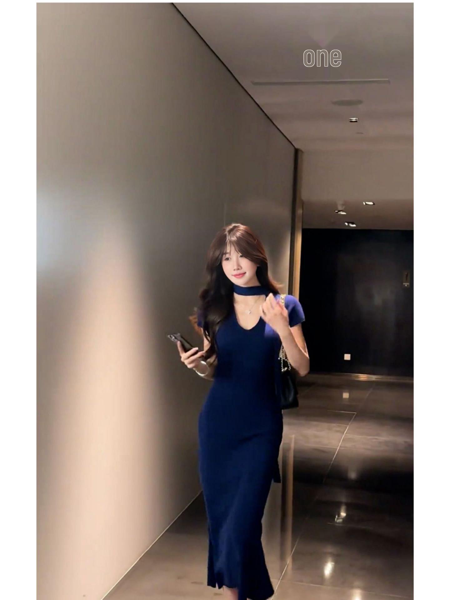 

Трикотажное платье с V-образным вырезом и короткими рукавами Pure Desire: Женская летняя юбка в французском стиле, облегающая бедра и стройнящая талию One Size [Premium Version] синий