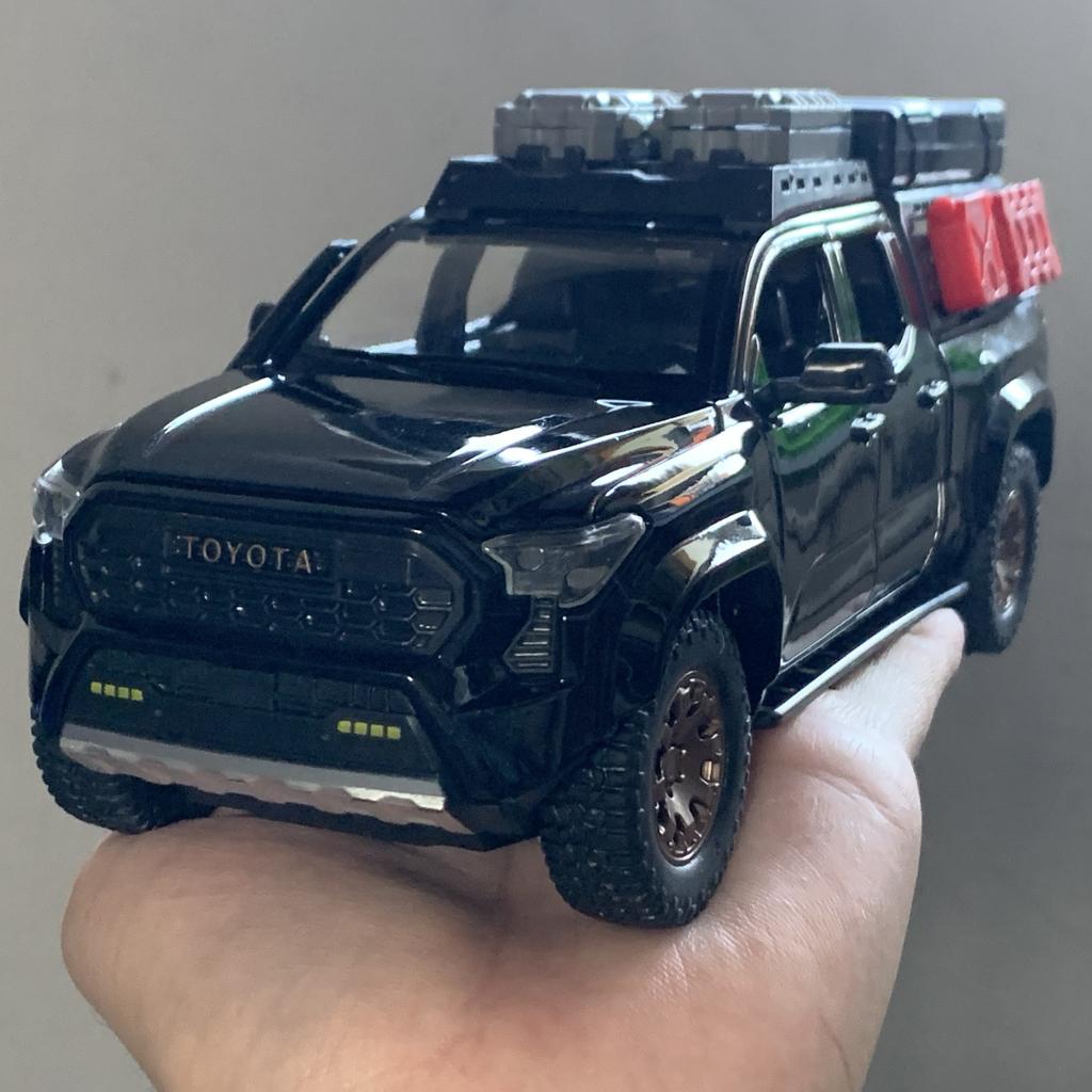 1/24 Toyota Tacoma Off Road SUV Alloy Diecast Model Car Sound and Light Pull Back Children Toy Car Birthday Gifts for Boy Kids