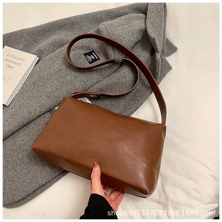 Painted leather bag women's large capacity cute trend lazy feeling one-shoulder crossbody bag commuter soft leather tote bag