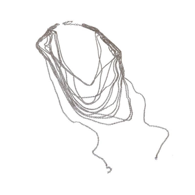 Layered Necklace with Dangling Fringes for The Collarbone. Women's Style. Multi-layered. Lightweight. Luxury. Small-scale. Sophisticated. High-end.