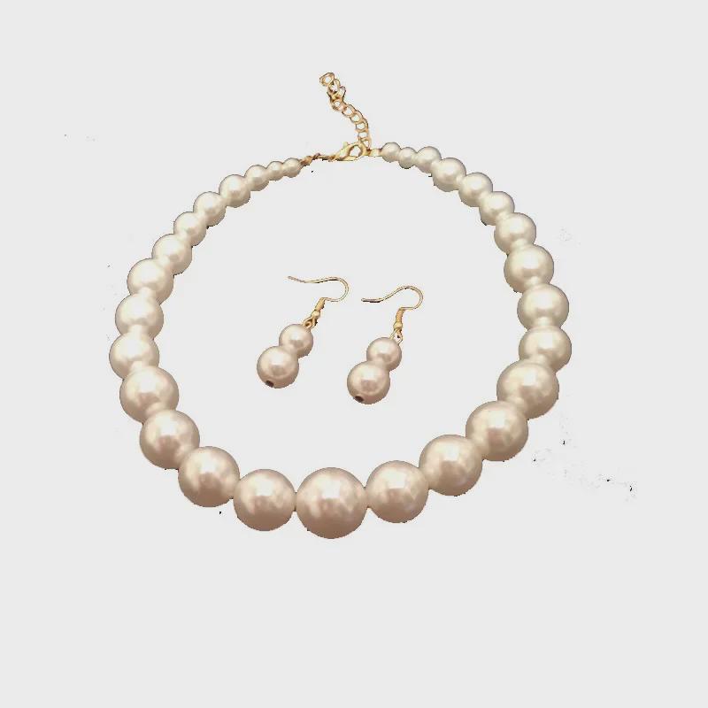 Elegant Single Layer Pearl Clavicle Necklace & Earrings Set