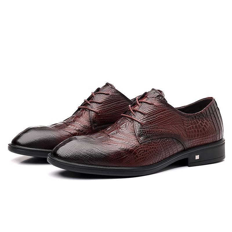 Herrenschuhe aus echtem Rindsleder: Britischer Stil, Herbst, spitze Zehenpartie, formelles Krokodilmuster, Braun.