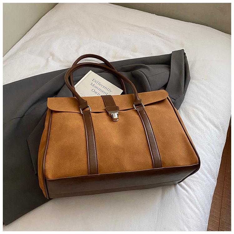 

Simple retro matte bag women s 2025 new commuter large-capacity shoulder bag premium handbag tote bag коричневий