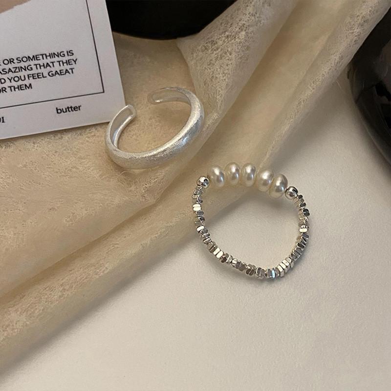 Chic Fall 2022 Collection Women's Geometric Ring With Pearl Accents Ideal For Daily Wear