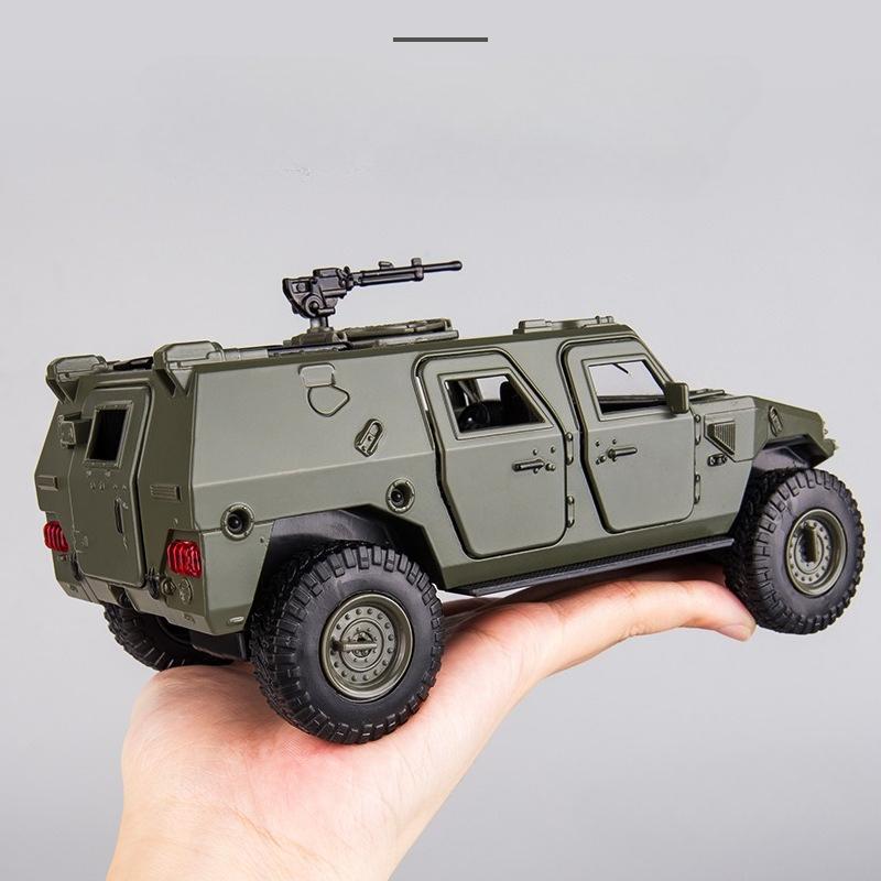 1:24 Modelo de Carro Blindado de Liga Militar Diecasts Metal Brinquedo Veículos Off-road Tanque Polícia Carro Modelo à Prova de Explosão Presente para Crianças
