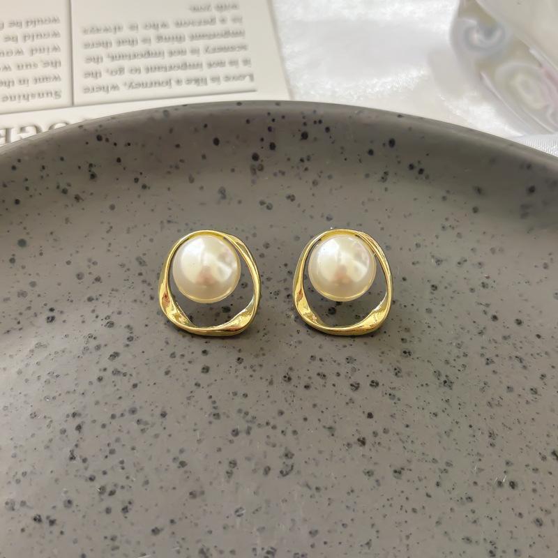 Boucles d'oreilles de luxe rétro français café ambré - Puces élégantes pour femmes avec design de niche