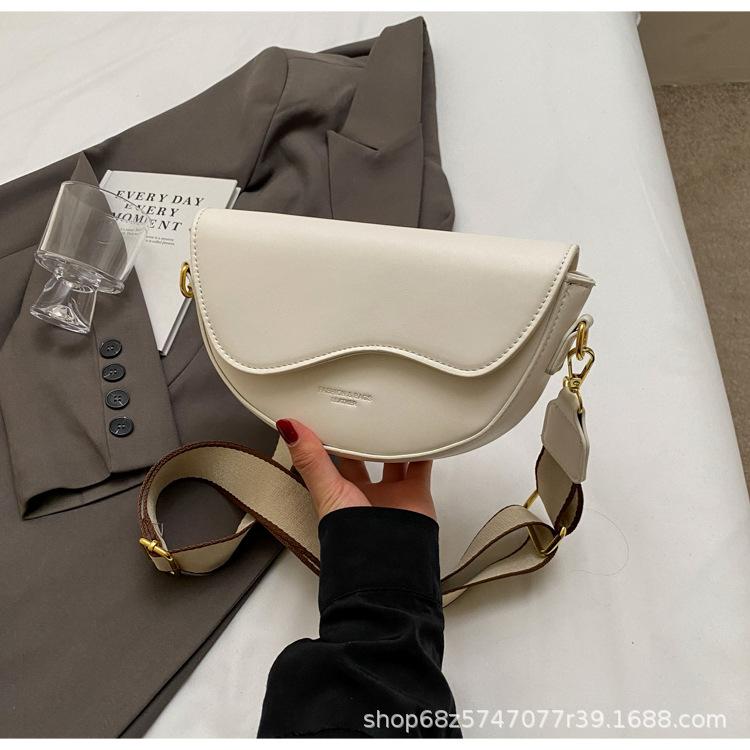 Autumn and winter 2025 new high-end bag women's popular one-shoulder underarm bag niche wide shoulder strap crossbody dumpling bag