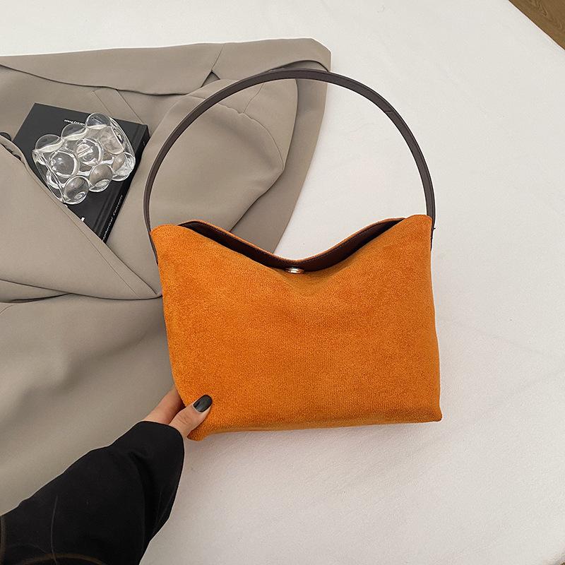 Lazy wind large capacity commuter bag Korean niche suede matte retro bucket bag versatile shoulder messenger bag women