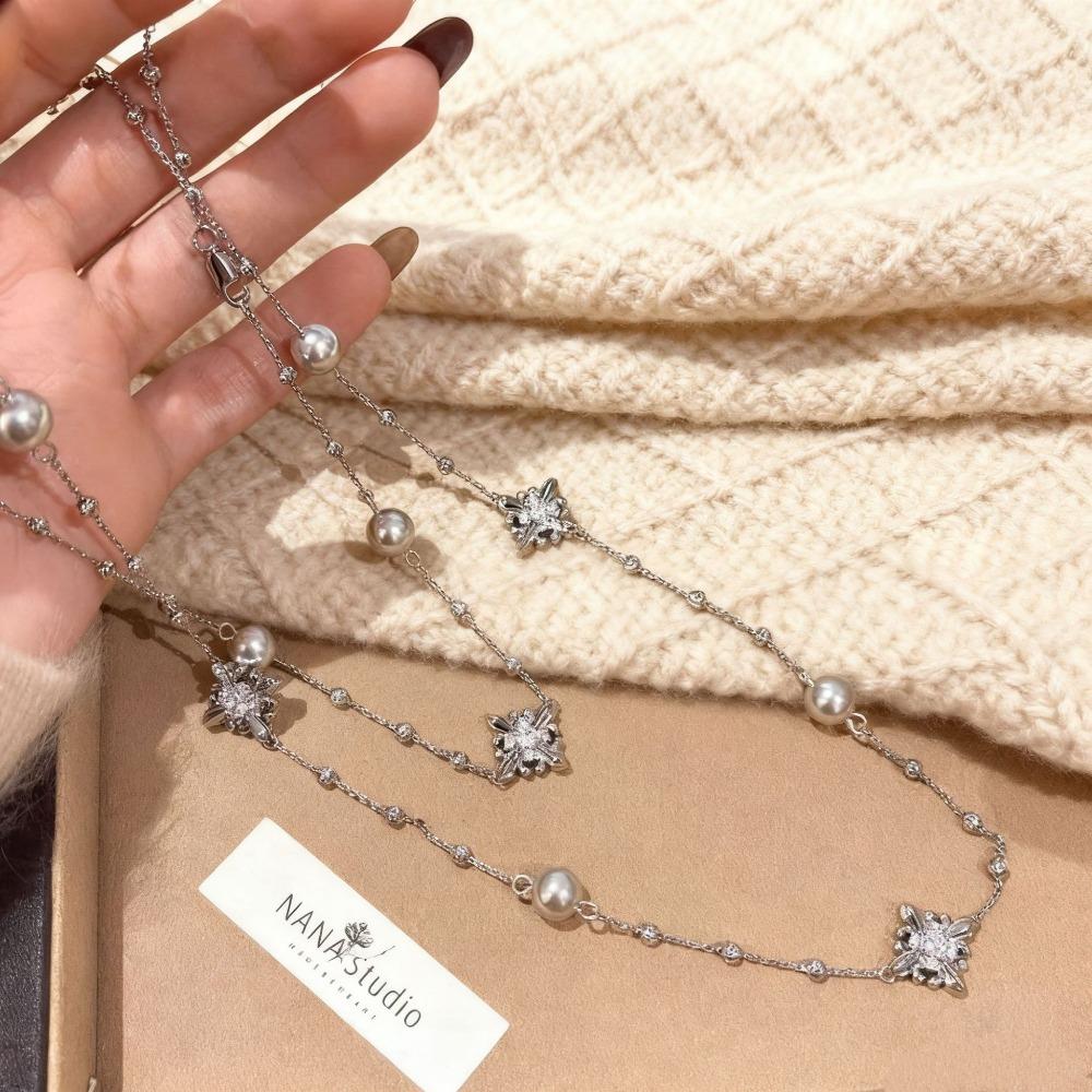 Four-leaf Clover Necklace Luxurious and Versatile High-end Sweater Chain Long Pendant Accessory