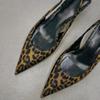 Versión de piel de vaca~ cuero extranjero estampado de leopardo zapatos bolso cabeza sandalias de tacón alto para mujer punta tacones altos pequeñas sandalias francesas sandalias
