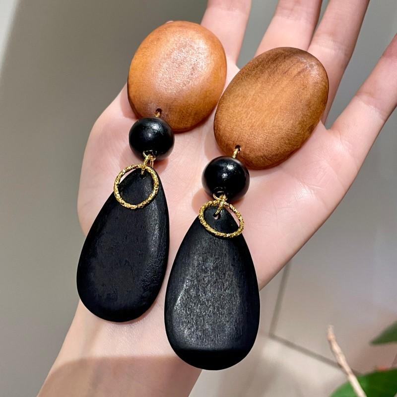 Natural tiger's eye stone series stud earrings for women Maillard exquisite retro earrings niche light luxury high-end temperament earrings