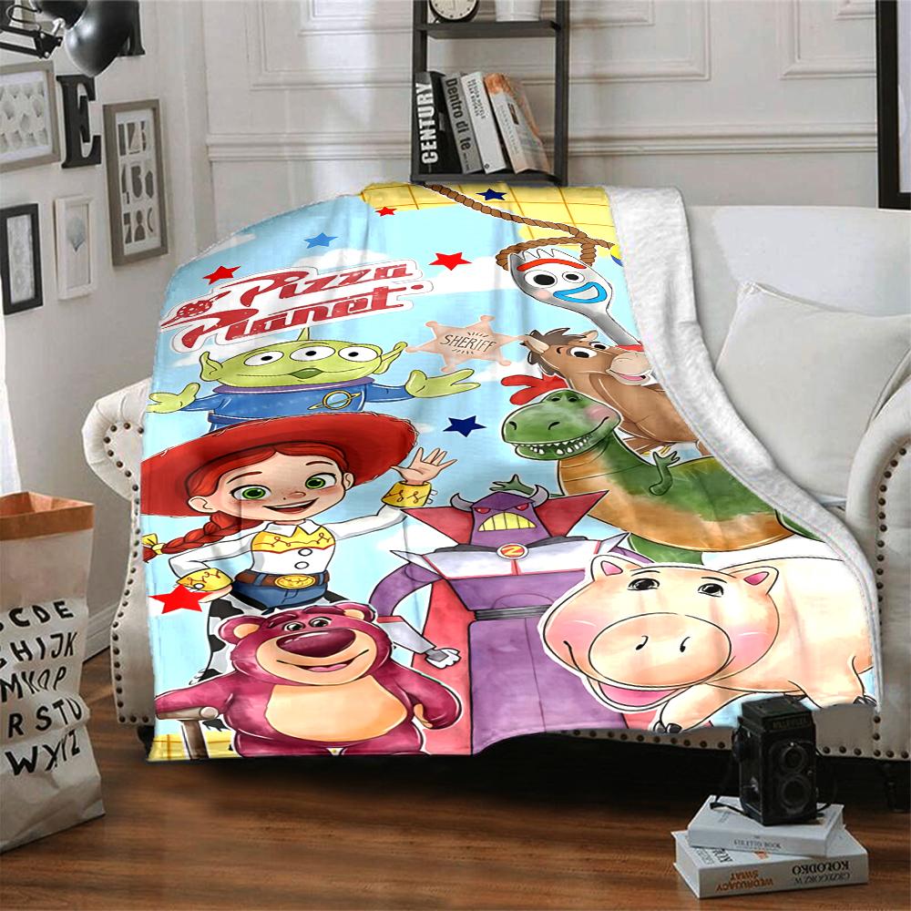 Mickey Minnie Love Flannel blanket, soft and warm, suitable for beds and sofas, all seasons, portable travel blanket. 073066