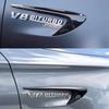 2pcs Vent Fender Trim Emblem Blade Logo V8 BITURBO 4MATIC+ for Mercedes Benz AMG V8 C200 C300 E300 E400 W213 Car Side Stickers