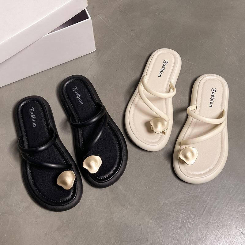 Super Fire Cover Toe Cool Slippers Women's New Summer Korean Versatile Flat-bottomed Vacation Casual Beach Shoes