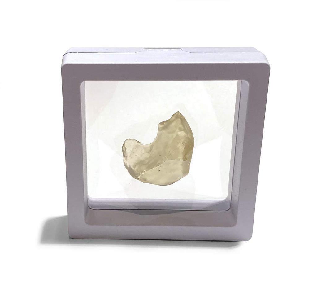 Starborn Romantic Rivian Glass with a certificate of authenticity (Golden Tektite) 50-75 ct/Comes