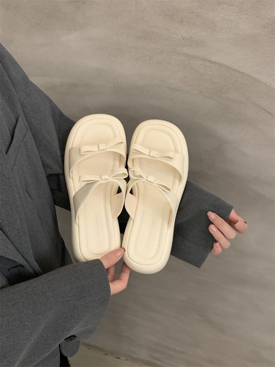 

Серебряные маленькие классные тапочки в туфлях-феях летом 2025 года, новые босоножки с толстым каблуком и бантом во французском стиле 40