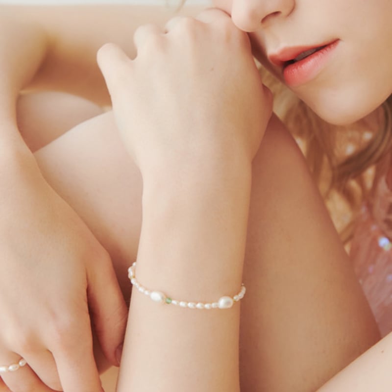VINTAGEPINK Milk Green Pearl Bead Bracelet