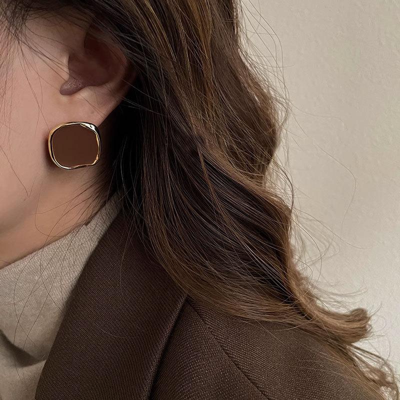 

Square Black Color Korean Style Stud Earrings for Women New Fashion Metal Geometric Temperament Earring Jewelry Gifts