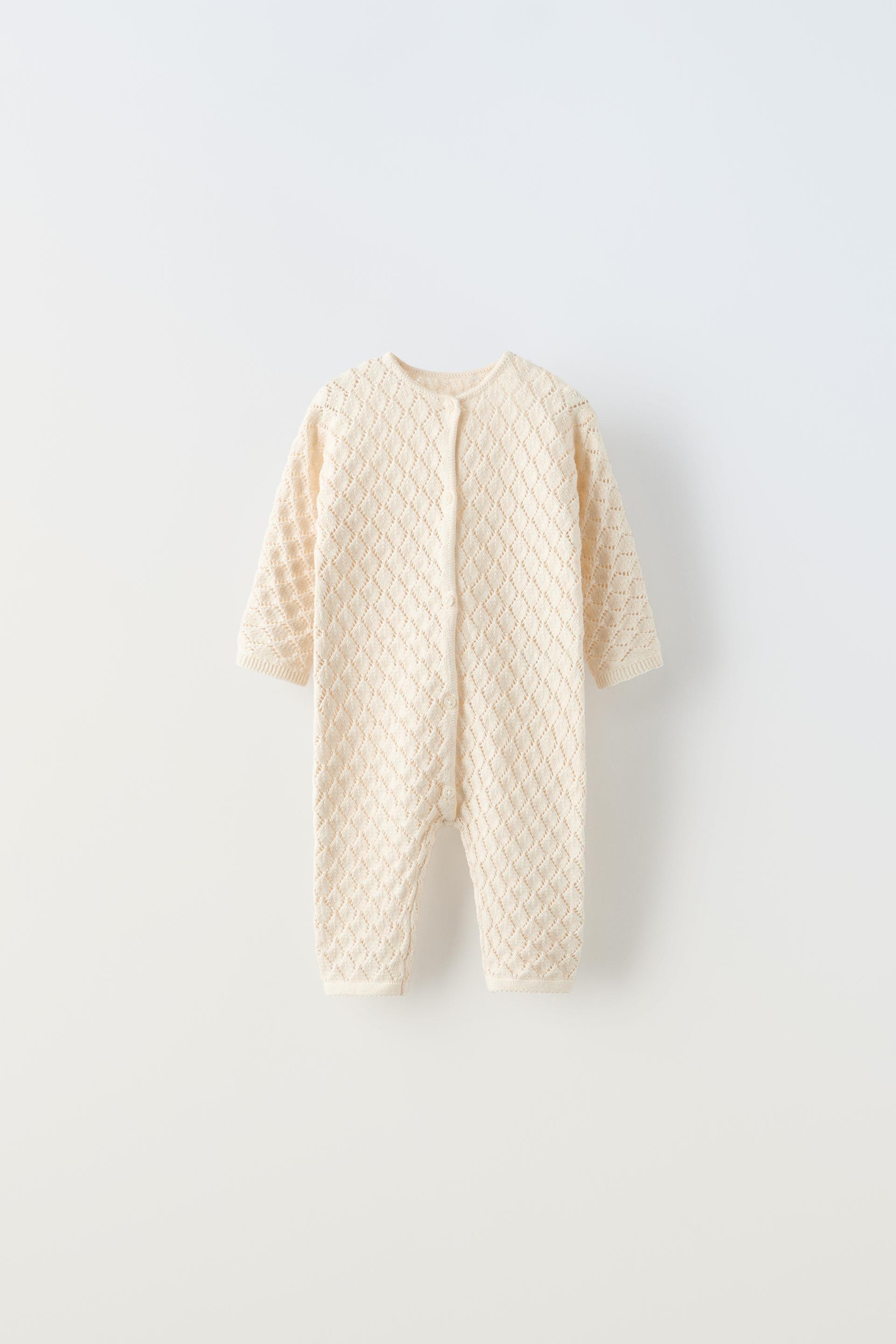 

ТРИКОТАЖНЫЙ КОМБИНЕЗОН С ТЕКСТУРИРОВАННОЙ ТРИКОТАЖЕЙ