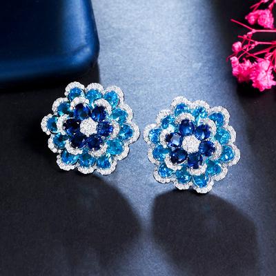 Aiguille Français Luxe Léger Multicouche Tridimensionnel Diamant Complet Changement Graduel Boucles d'Oreilles Puces Fleur Bleue Boucles d'Oreilles Industrie Lourde Boucles d'Oreilles