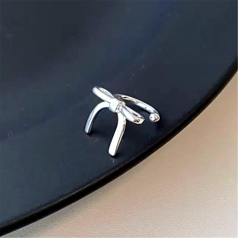 Stylish Alloy Butterfly Ear Jewelry Gift Earrings Earrings Clip Ear Studs Ornaments Suitable for Daily Outfit and Party