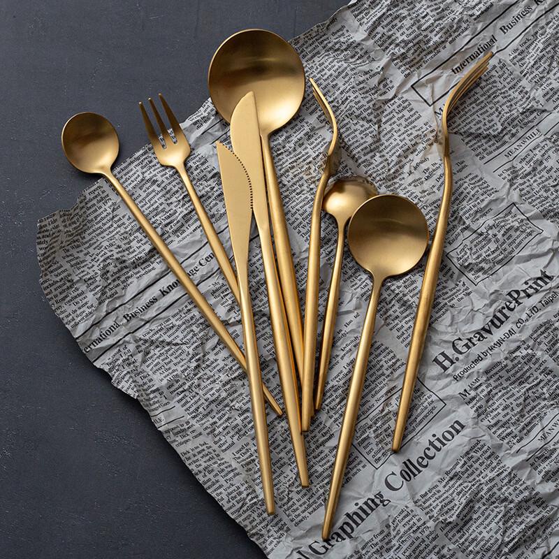 Goldenes 304 Edelstahl 4-teiliges Steakbesteck-Set