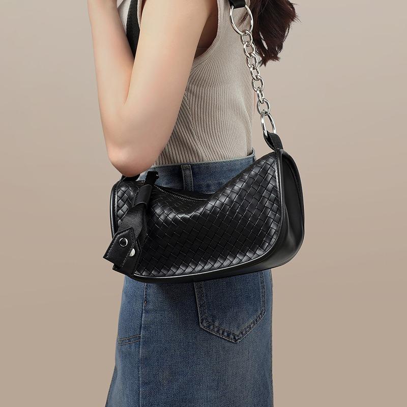 Bag Women's New Autumn and Winter Leather Messenger Women's Bag High-end Woven Pillow Bag Single Shoulder Small Bag Luggage
