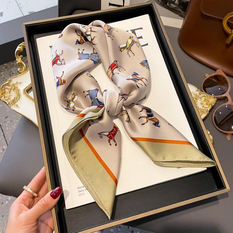 Silk scarf women's neck new scarf with coat 70 small square scarf scarf mother high-end scarf